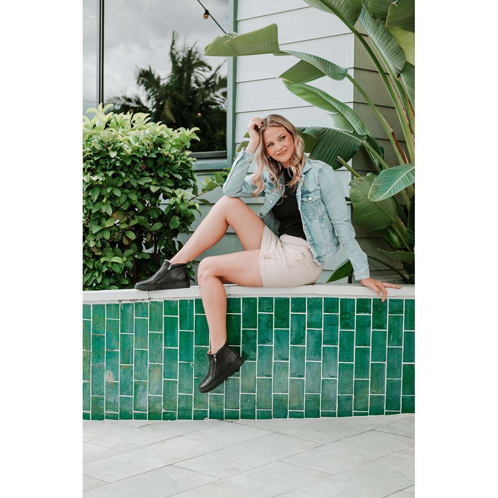 Leni Boots - Black