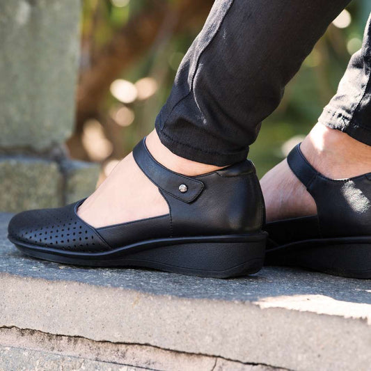 Lifestyle image for Osaka Mary-Jane - Black Laser