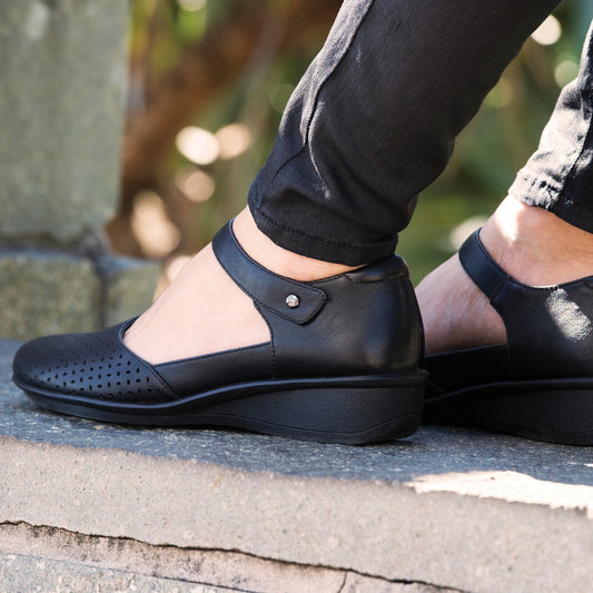 Lifestyle image for Osaka Mary-Jane - Black Laser