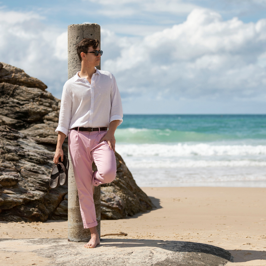 Lifestyle image for Wave Toe Post Sandal Unisex - Chocolate