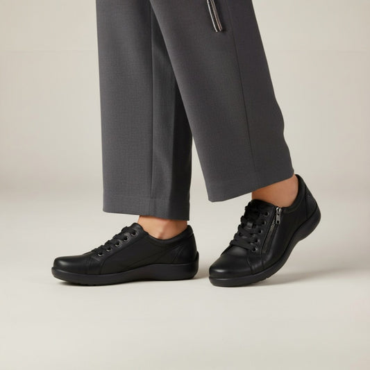 Lifestyle image for Tampa Zip Casual Sneaker - Black