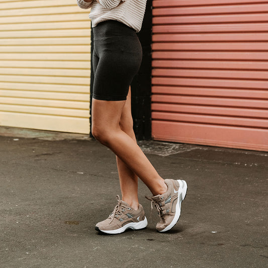 Lifestyle image for X-Trainer Sneaker Unisex - Stone