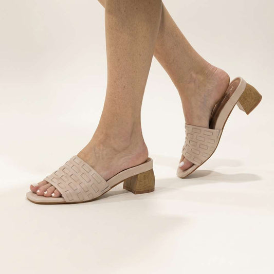 Lifestyle image for Yami Slide - Beige