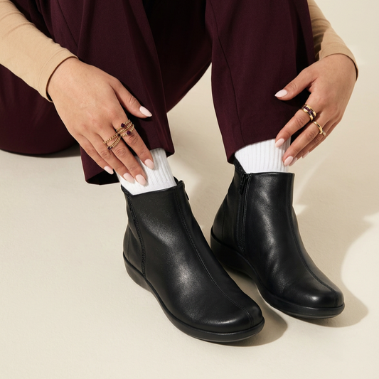 Lifestyle image for Aberdeen Boot - Black Stretch