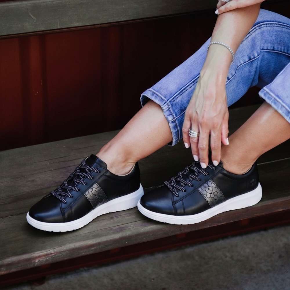 Brooklyn Lace-Up Casual Sneaker - Black