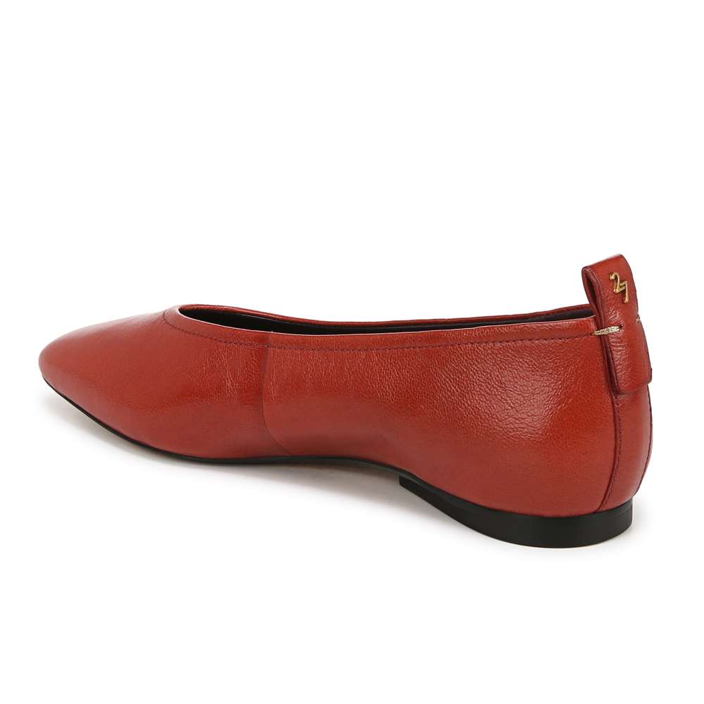 Carla Flat - Tomato Soup