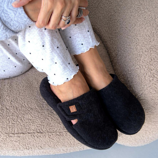 Lifestyle image for Cushy II Slipper - Black