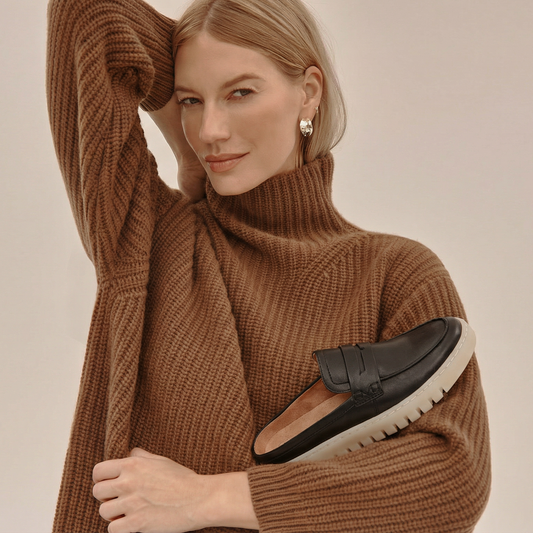 Lifestyle image for Uptown Mule 2 - Black