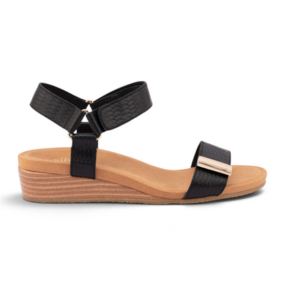 Utica Embossed Sandal - Black