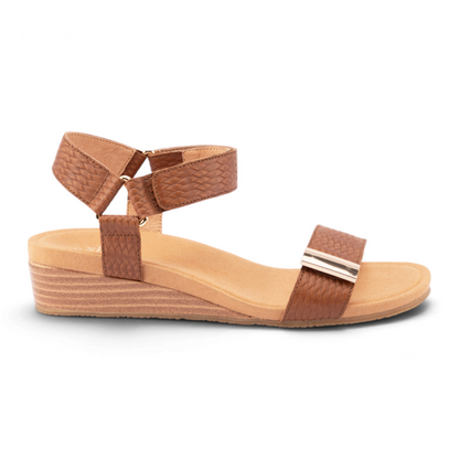 Utica Embossed Sandal - Caramel