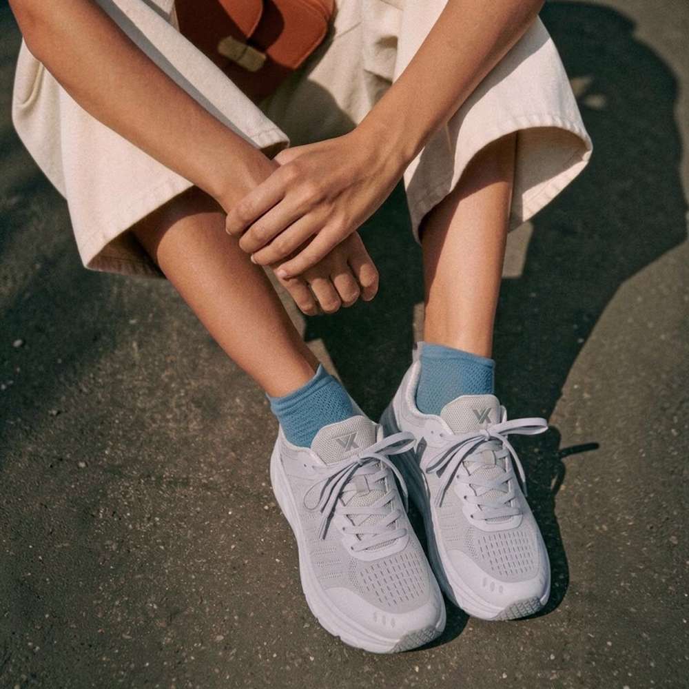 Walker Mesh III Active Sneaker - Grey